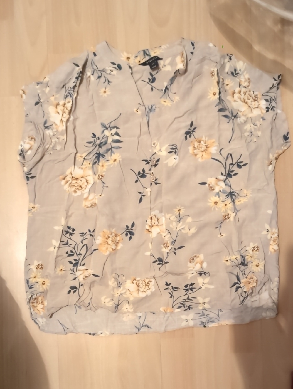Bundle Of 2 H&M And RW&CO. Short Sleeve Blouses